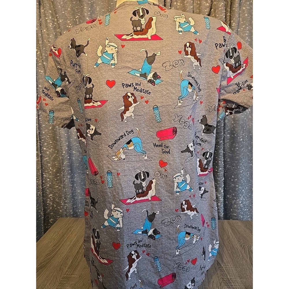 Nurse Scrub Yoga Dogs Cats Goats Dickies Size Large Grey V-Neck Pockets Exc! - Picture 2 of 5